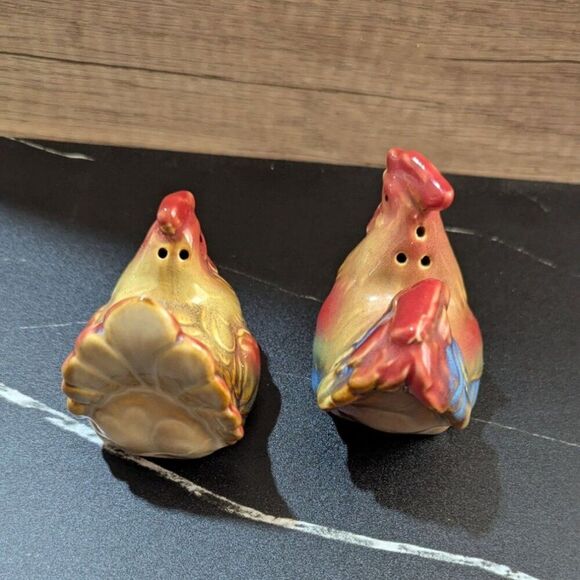 Ceramic Rooster & Hen Salt And Pepper Shakers Vintage Farmhouse Decor Kitchen - Picture 4 of 8
